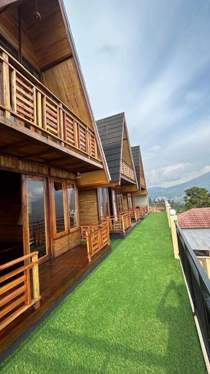 Pojok Kahyangan Homestay And Cabin Kejajar Exterior foto